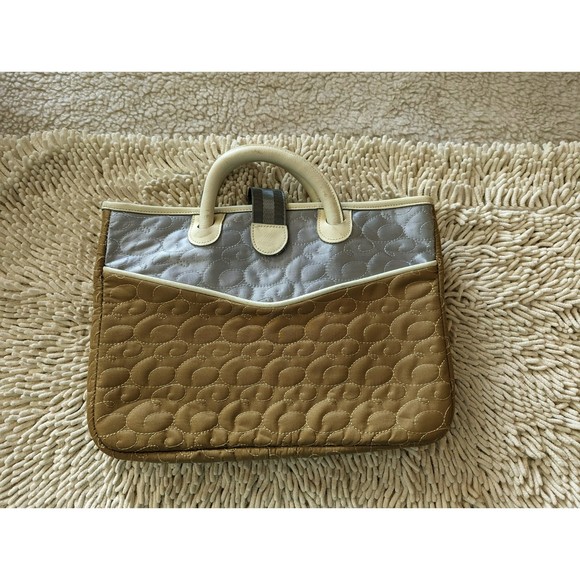 Kiva Elli quilted tablet/laptop bag - Picture 4 of 9